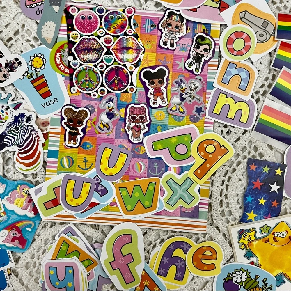 Sticker lot, kid approved - Picture 15 of 15